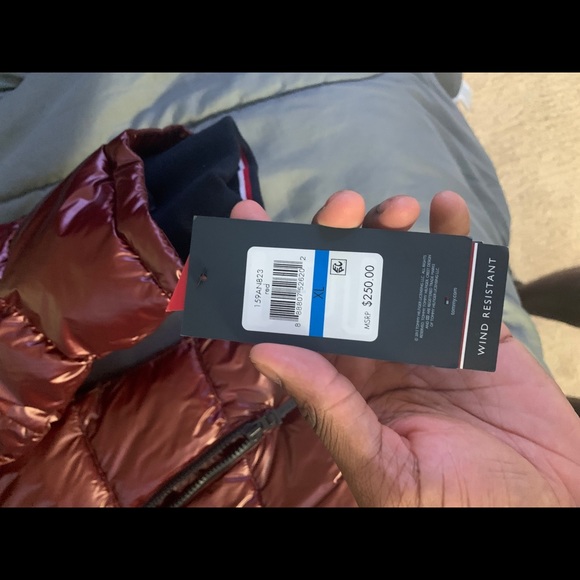 Tommy Hilfiger metallic bubble jacket - Picture 2 of 8